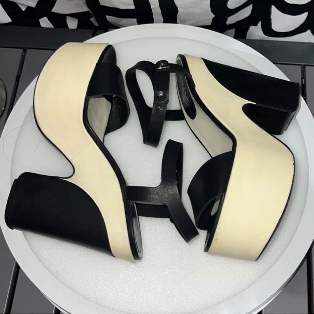 Authentic Chanel black leather signature luxury designer platform sandals sz 9 - Picture 6 of 15